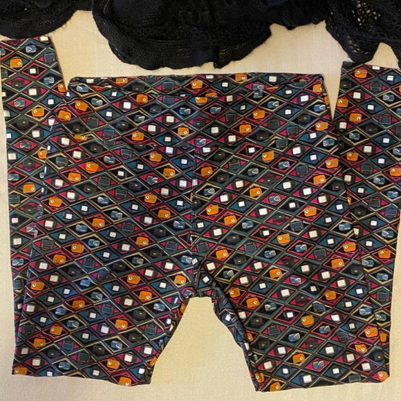 Lularoe Tall & Curvy Patterned Leggings
